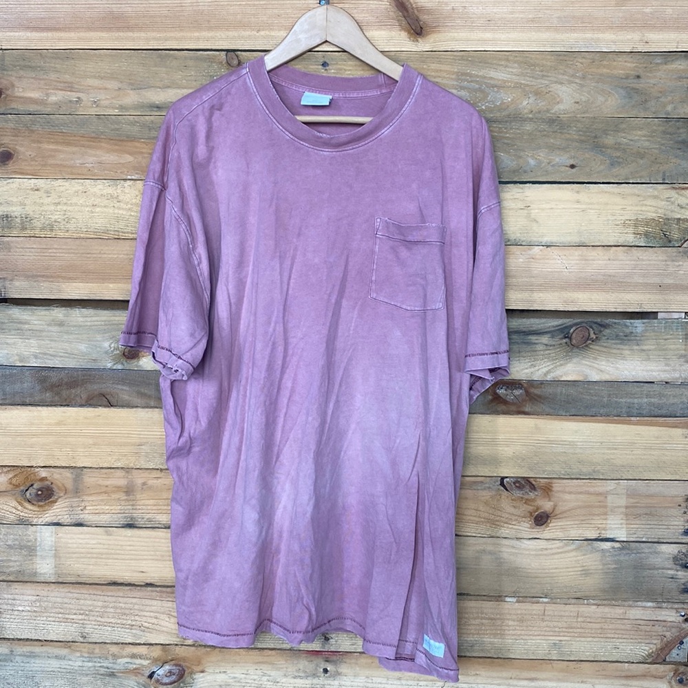 Hollister XXL tee.